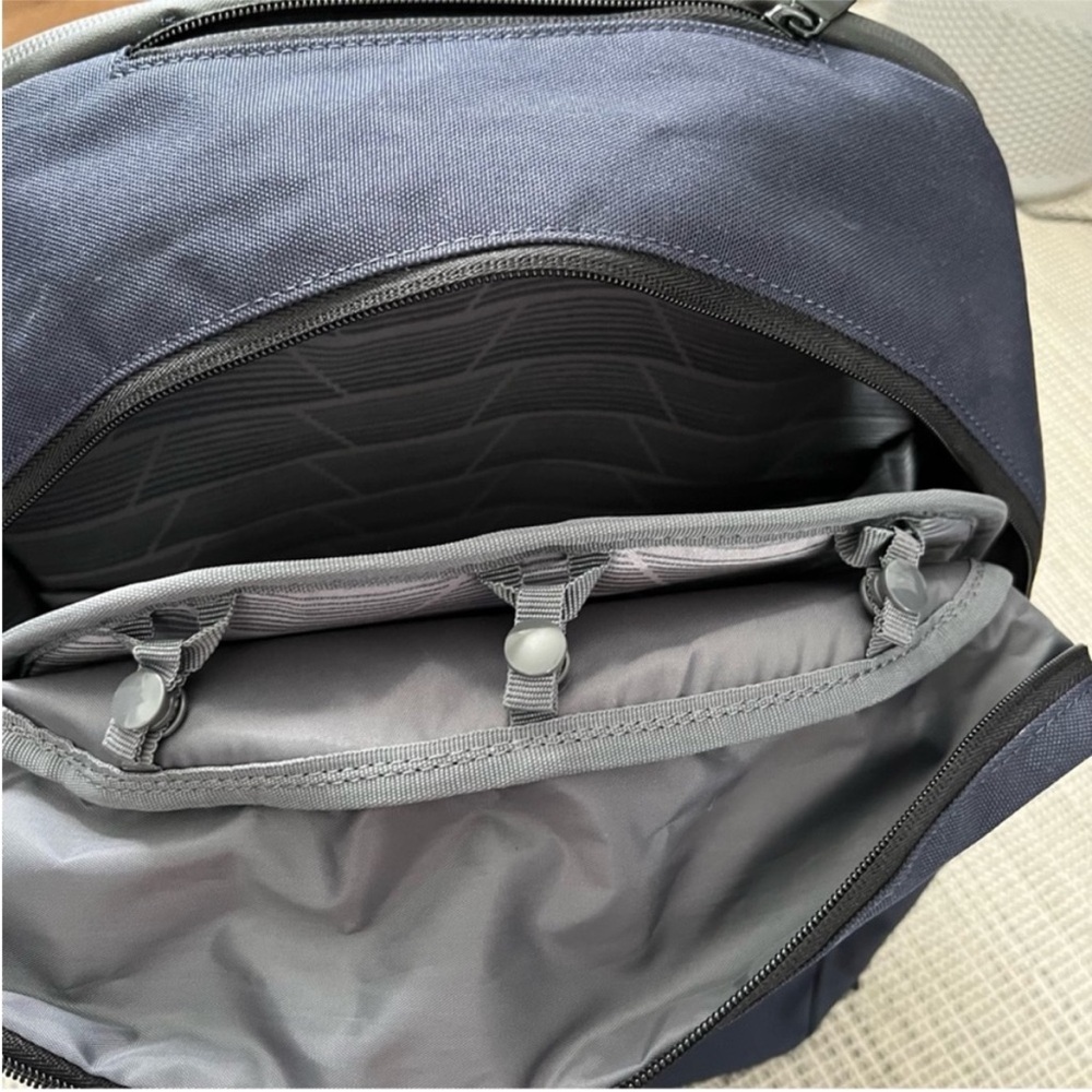 NEW LO & SONS Hanover 2 Travel Backpack in Blue - Lightweight W/ Stash Pockets - Picture 14 of 16